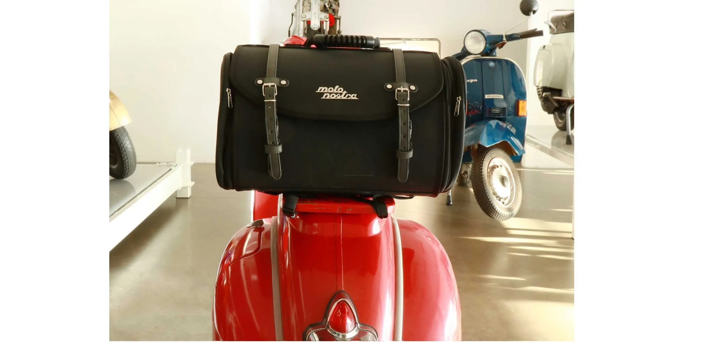 Bag/ Case Large for Carrier MOTO NOSTRA Black | Vespa GTS/GTV/ LX/LXV/ ET4/S/ Sprint/ Primavera