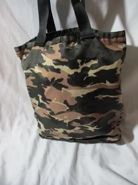 LeSPORTSAC Classic Duffel Hobo Bag Tote Shoulder Travel Purse CAMO