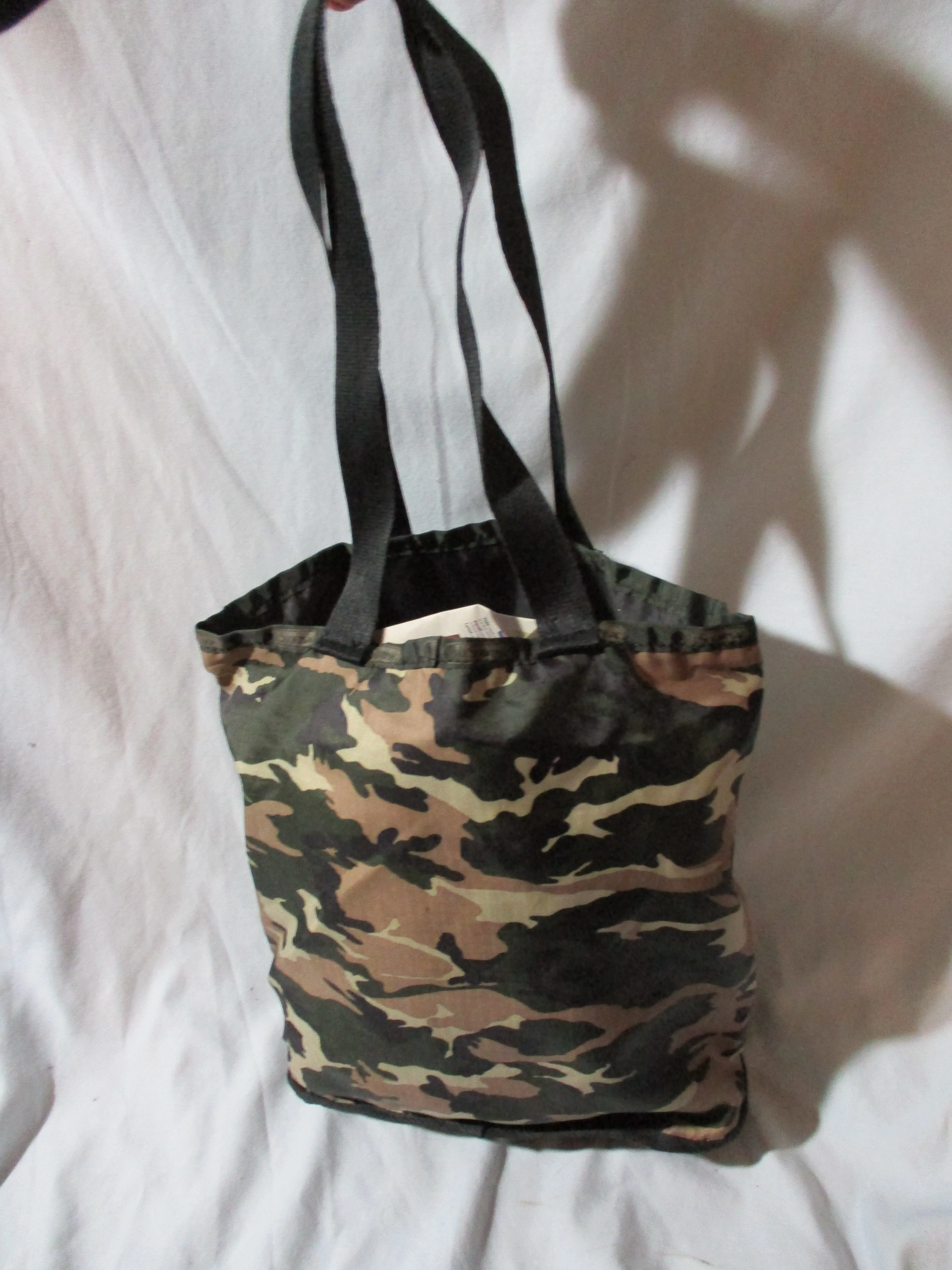 LeSPORTSAC Classic Duffel Hobo Bag Tote Shoulder Travel Purse CAMO