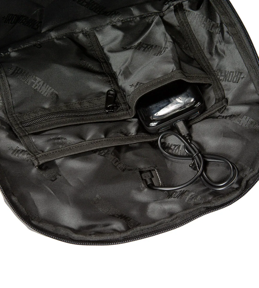 Vault 40L Duffle - Stealth Black