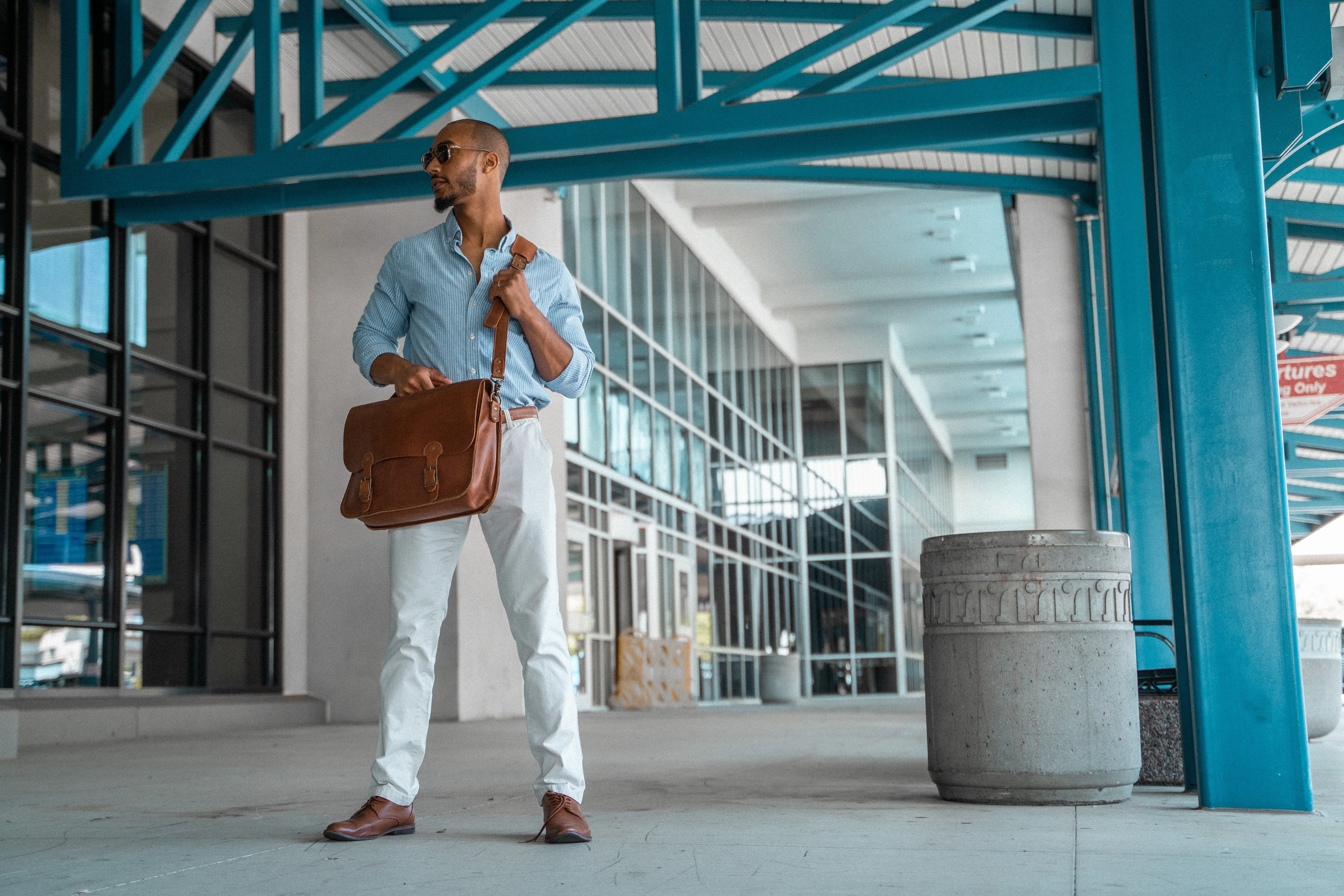 Your Logo   Our Leather - The No. 1860 EXPRESS - Fine Leather Messenger Bag & Briefcase - Custom Logo and Corporate Gifting